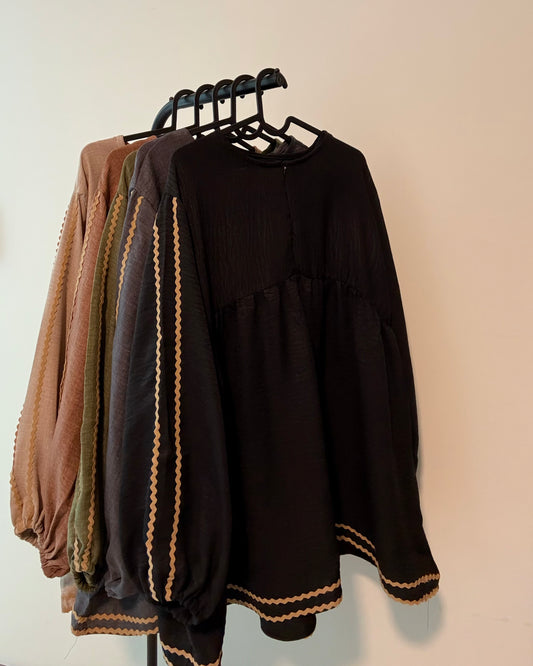 Embroidery linen blouse